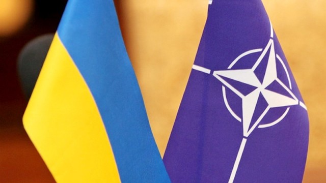 НАТО-поставляет-оружие-на-Украину_Майдан